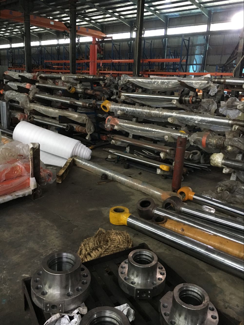 Sell hydraulic excavator boom Cylinder bucket cylinder and arm cylinder